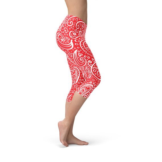 Abstract Floral Hearts Capri Leggings - Anna's Shop